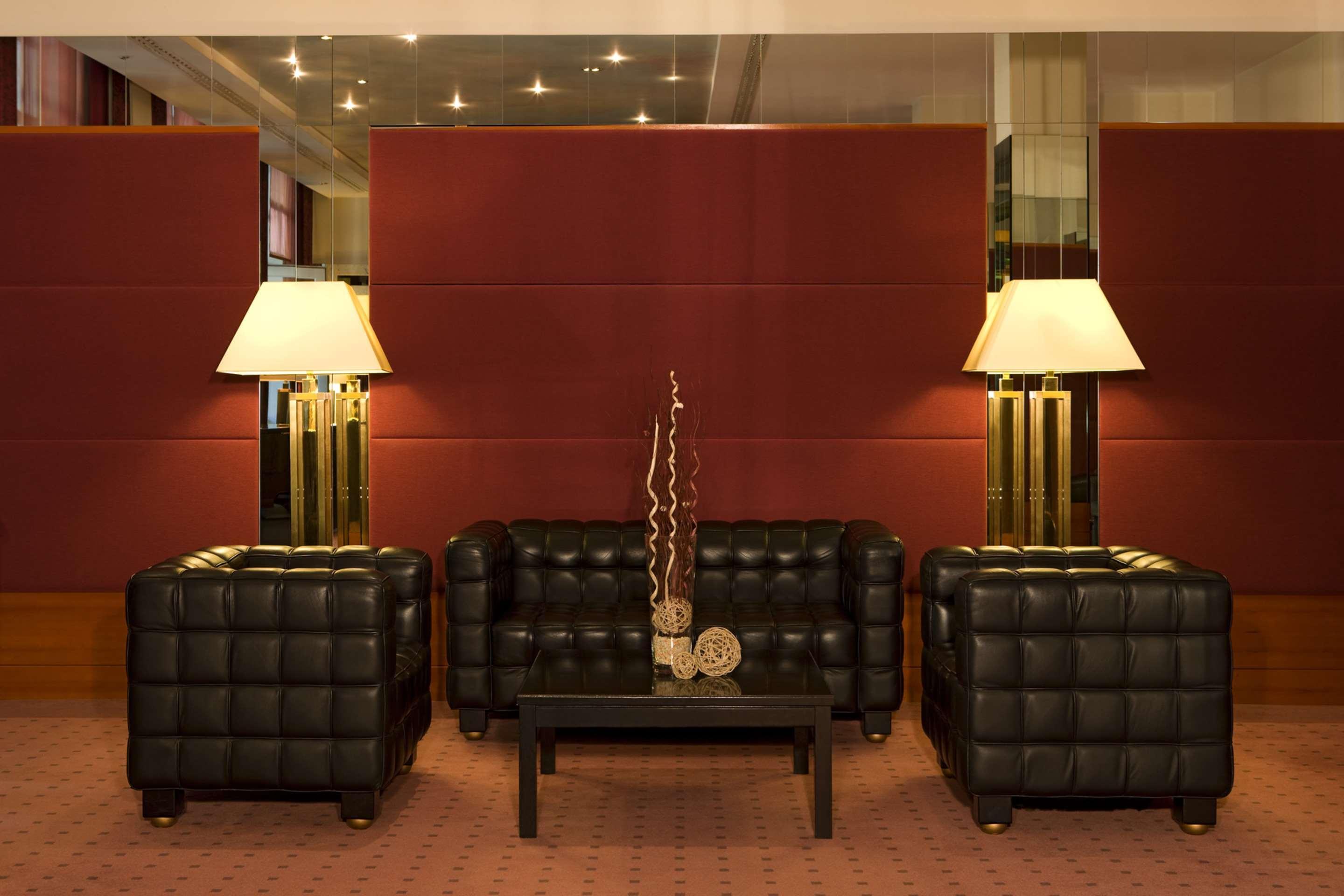 Steigenberger Hotel & Spa Bad Pyrmont Exterior foto The interior of the hotel