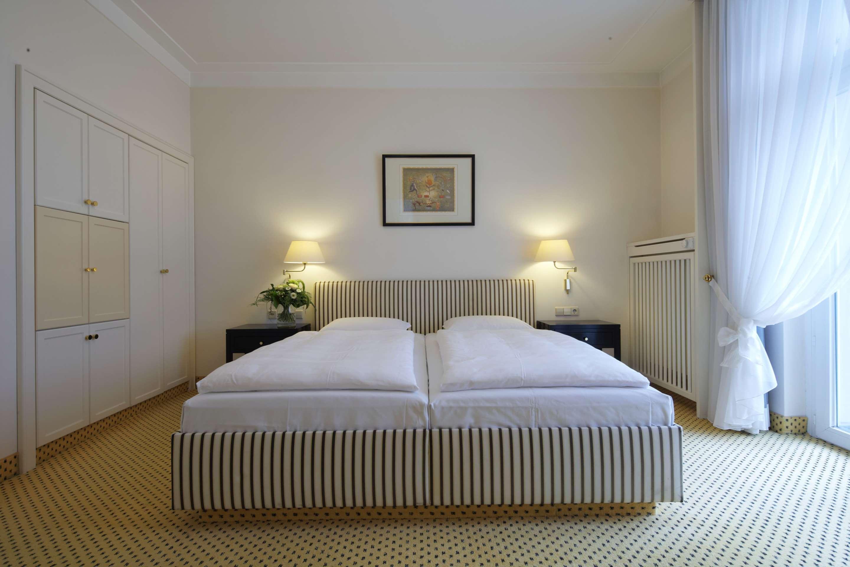 Steigenberger Hotel & Spa Bad Pyrmont Exterior foto A typical hotel room