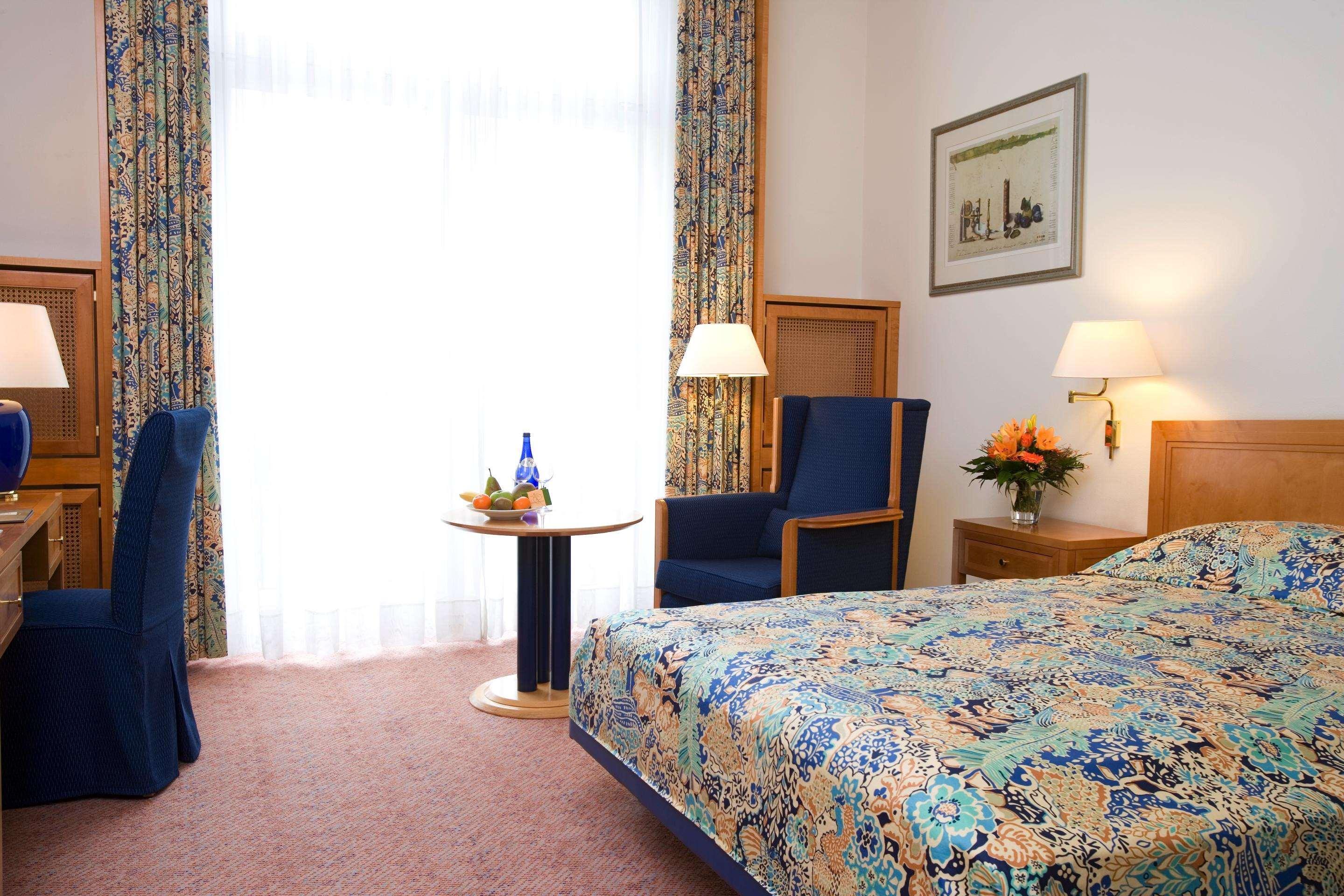 Steigenberger Hotel & Spa Bad Pyrmont Exterior foto A typical hotel room